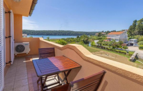 Lovely Apartment In Palit With Wifi